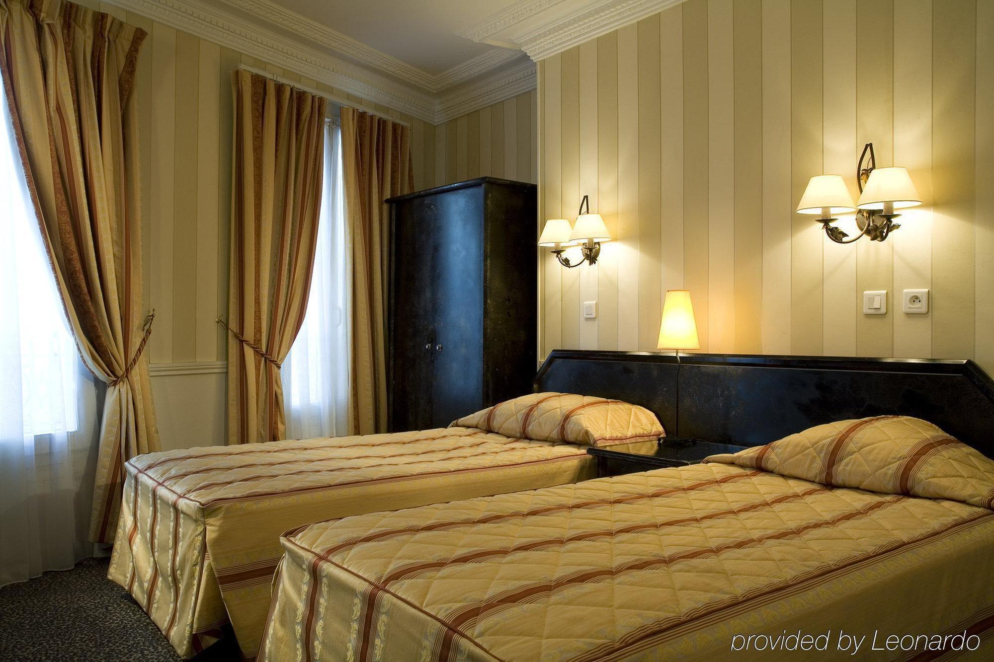 Hotel Avama Prony Paris Room photo